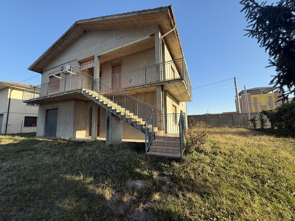 CASA SINGOLA VICINA AL CENTRO DI BOVOLONE